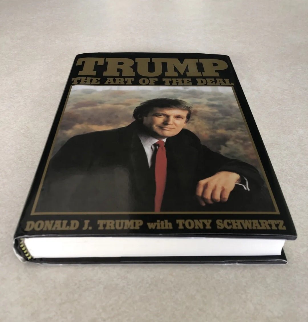 The Art of the Deal - Donald Trump Autographed Book 2016 election Edition | Bollëku