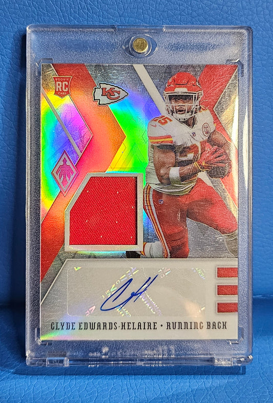 2020 Panini Phoenix Clyde Edwards Helaire Rookie Patch Auto 002/125
