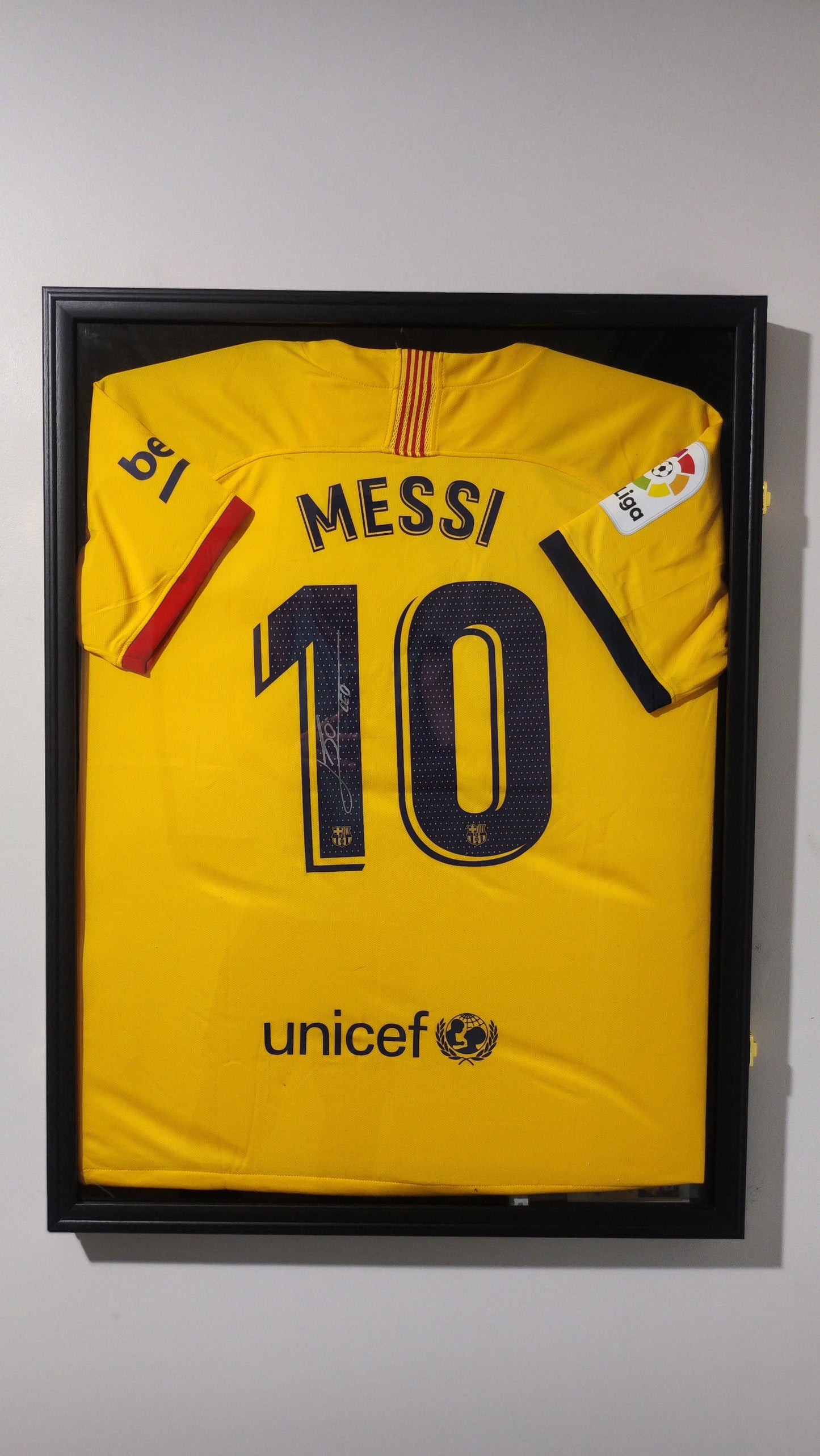 lionel messi autographed - 3