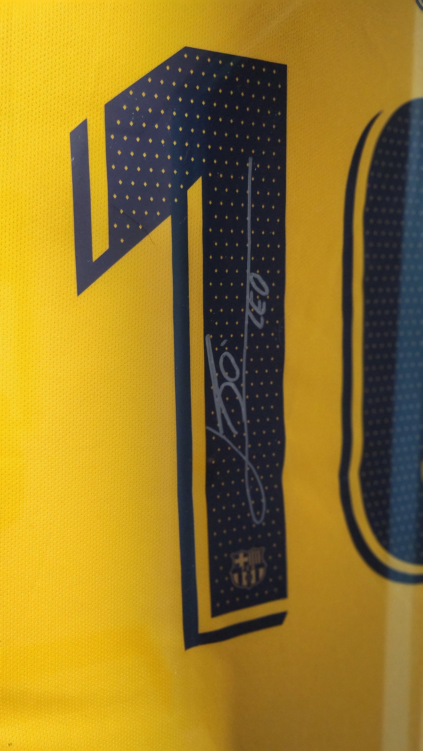 lionel messi autographed - 2