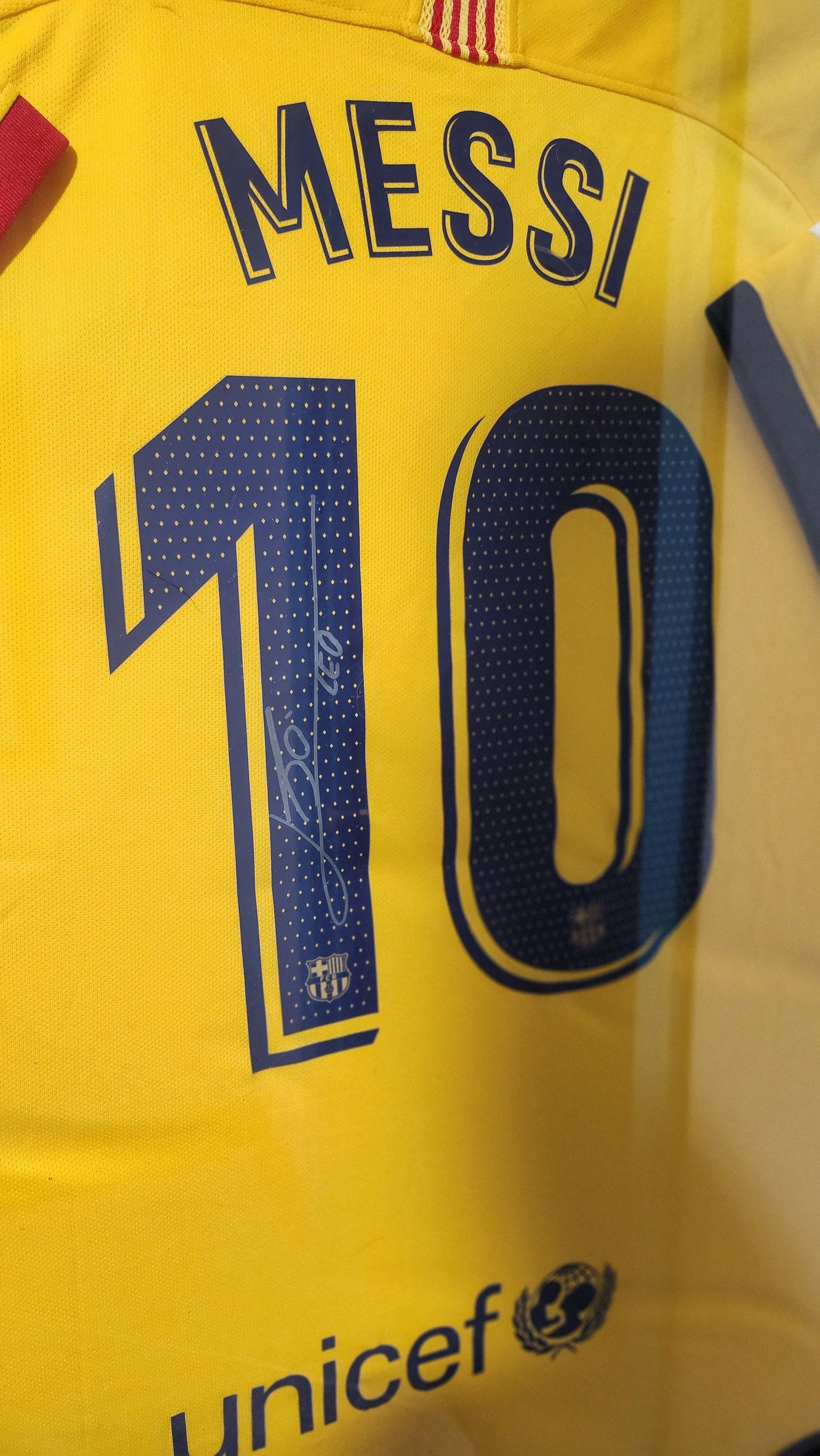 lionel messi autographed - 1