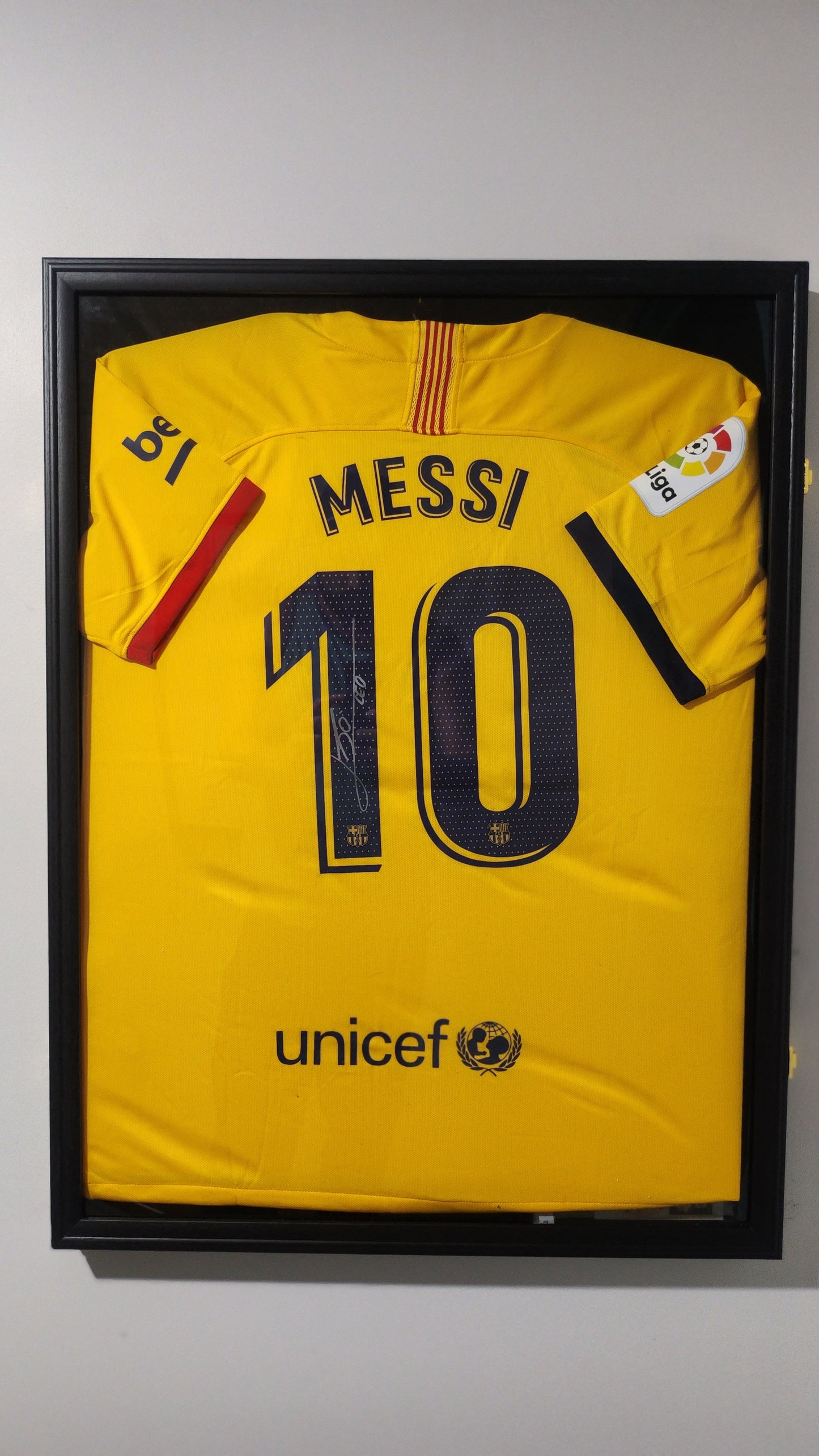 lionel messi autographed - 0
