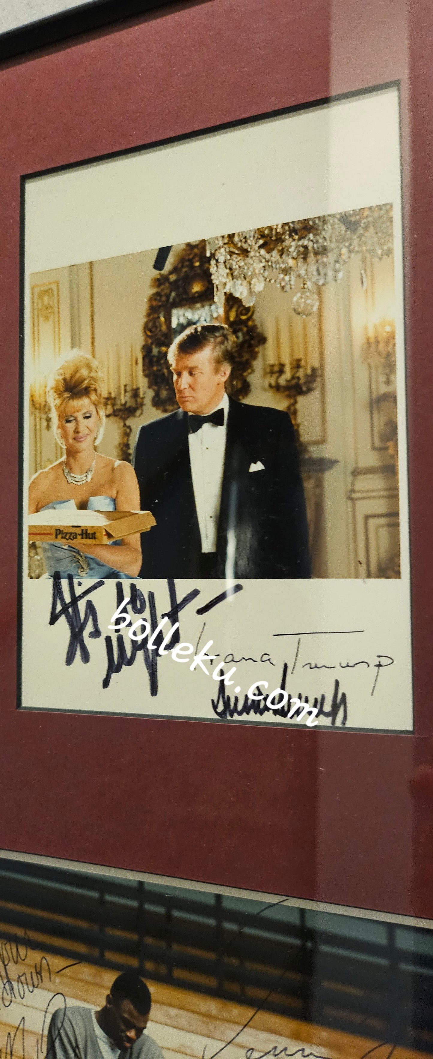 Historical Pizza Hut Stuffed Crust Launch Plaque: TRUMP signed, Rush Limbaugh, Dennis Rodman