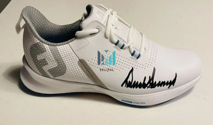 Rare President Donald Trump Signed Golf Shoe with PSA certification | Bollëku