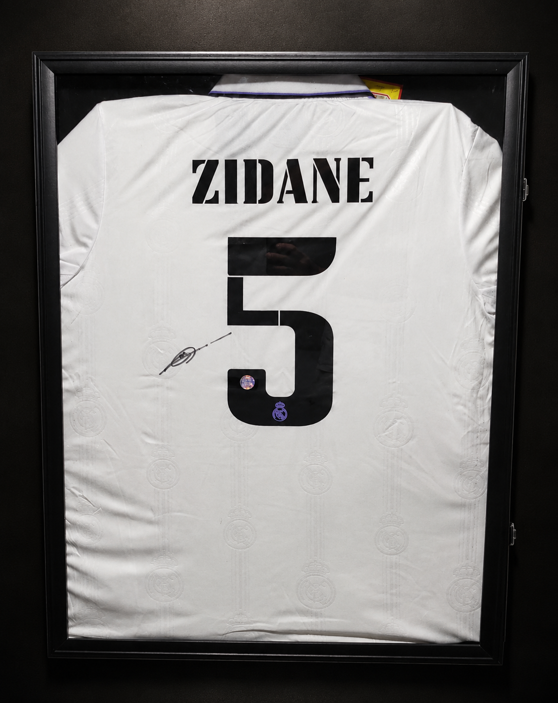 Zinedine Zidane — Signed Real Madrid Jersey