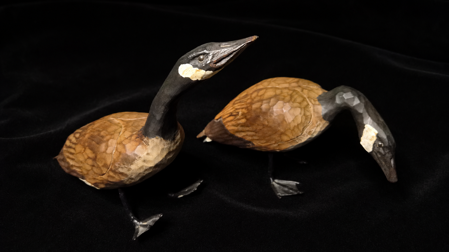 Beautiful Vintage Pair Leo Osborne Hand Carved Canada Goose Decoys Folk Art