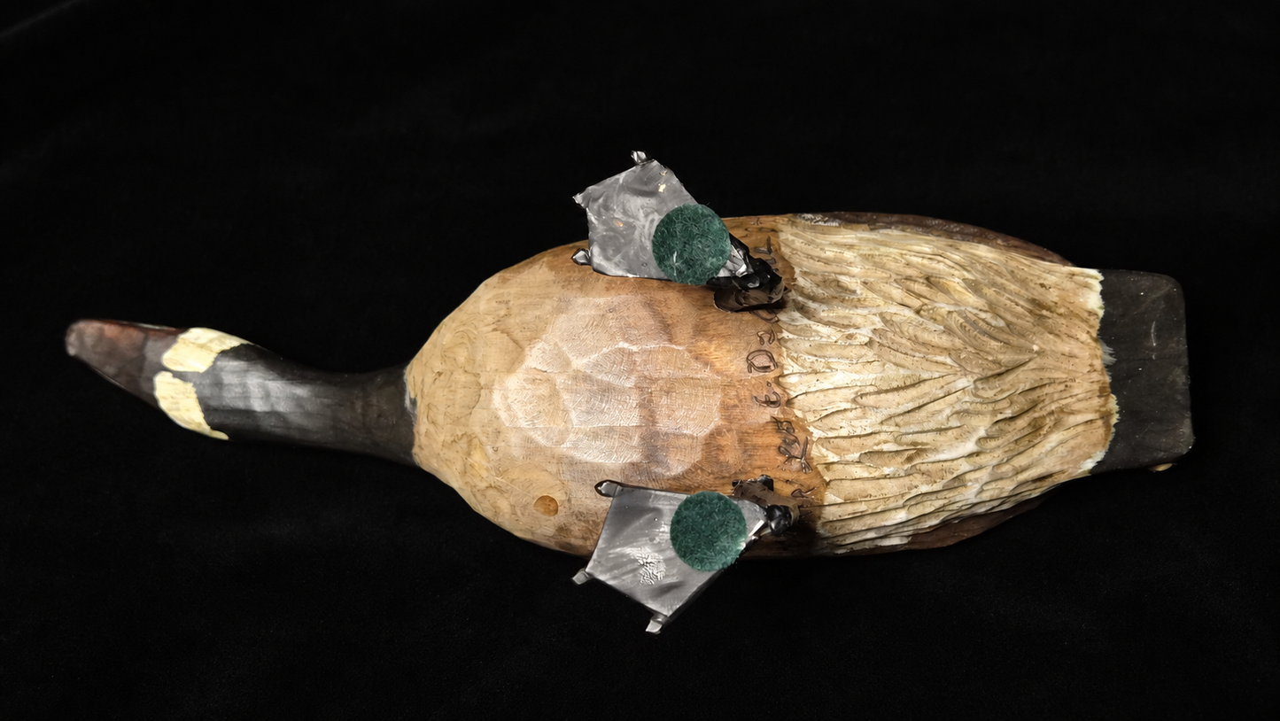 Beautiful Vintage Pair Leo Osborne Hand Carved Canada Goose Decoys Folk Art