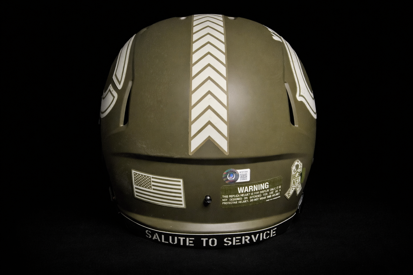 Brian Urlacher Signed Chicago Bears Salute to Service Full-Size Helmet – Beckett COA