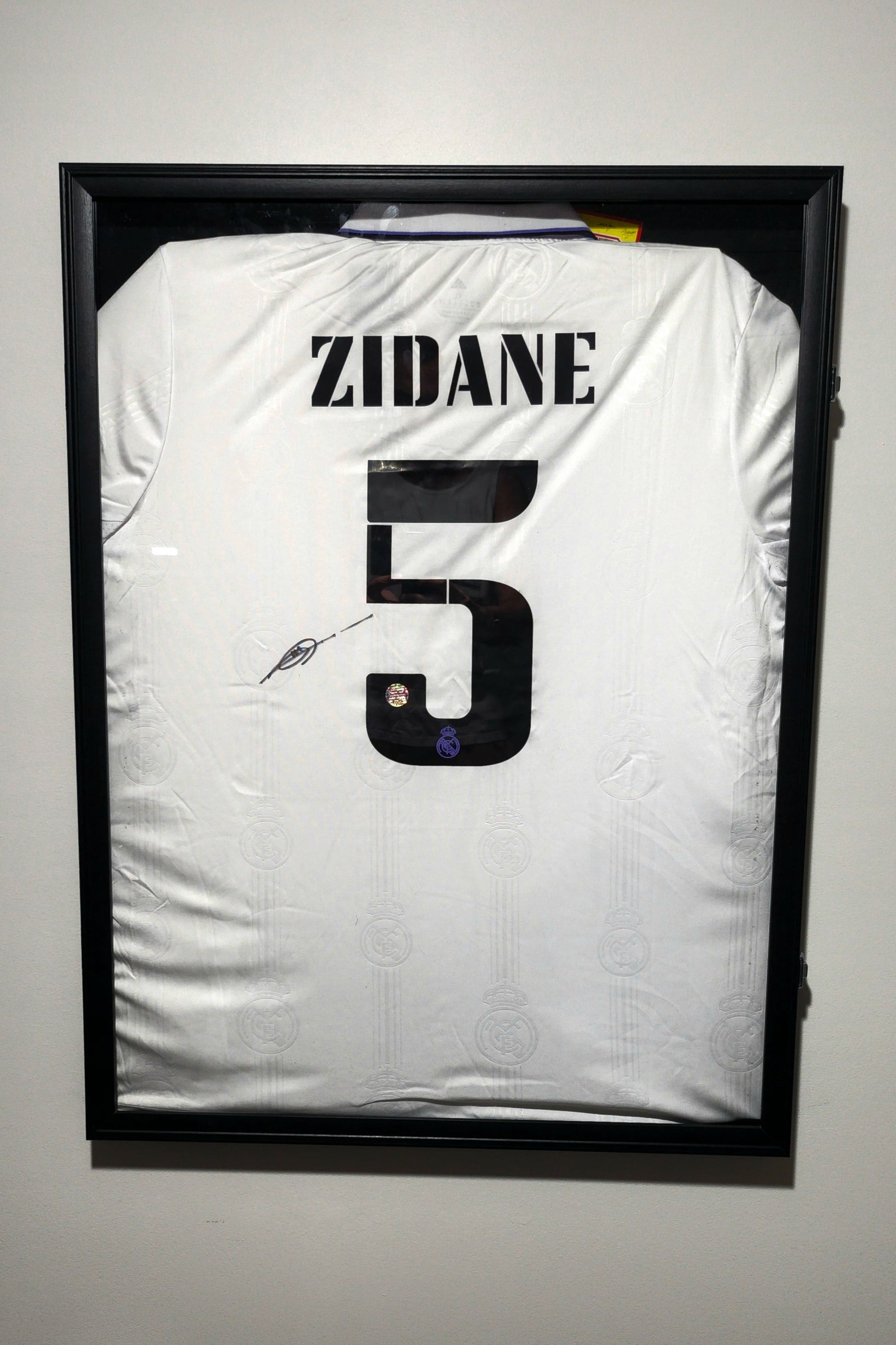 zidane autographed - 3