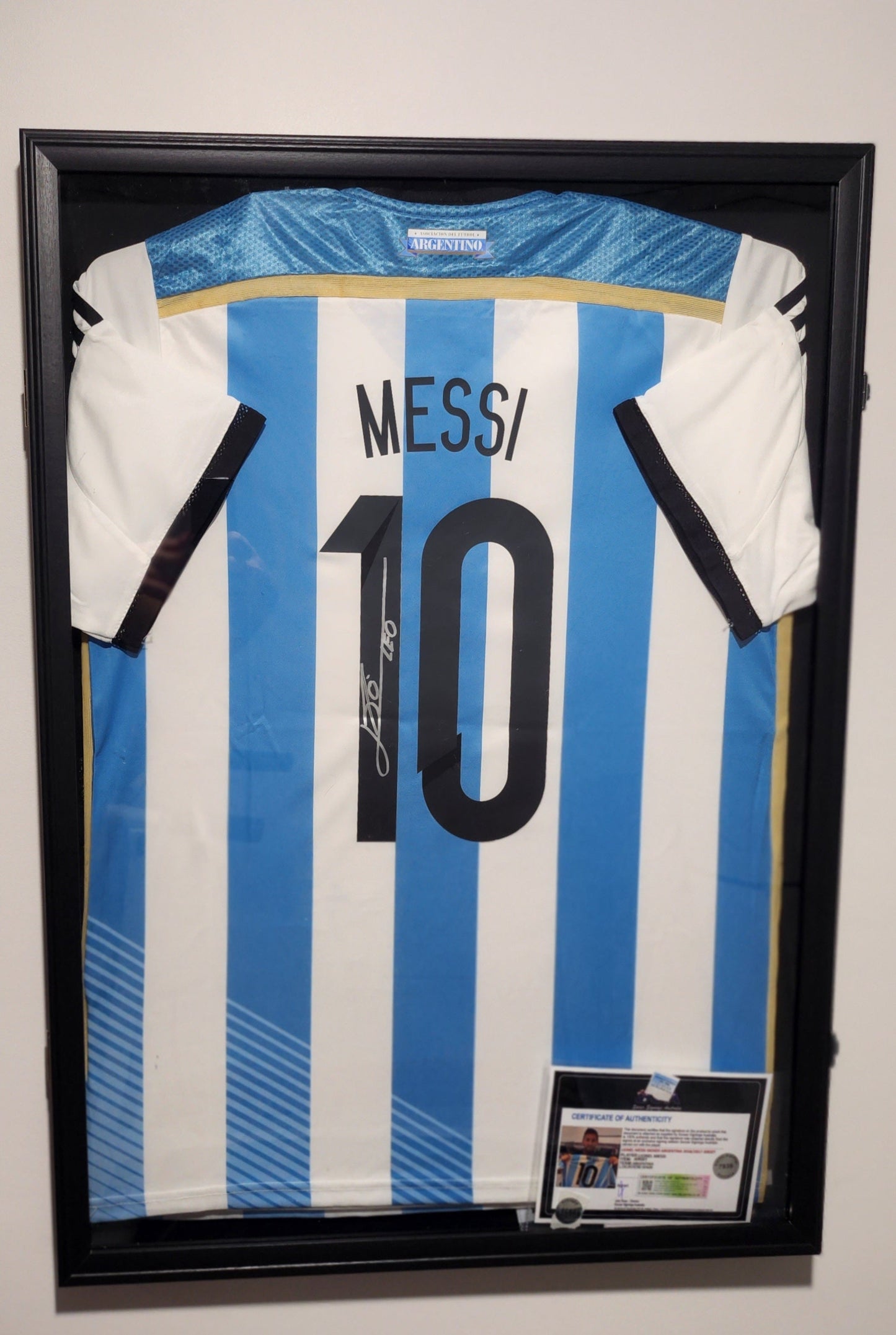 lionel messi Autographed - 0