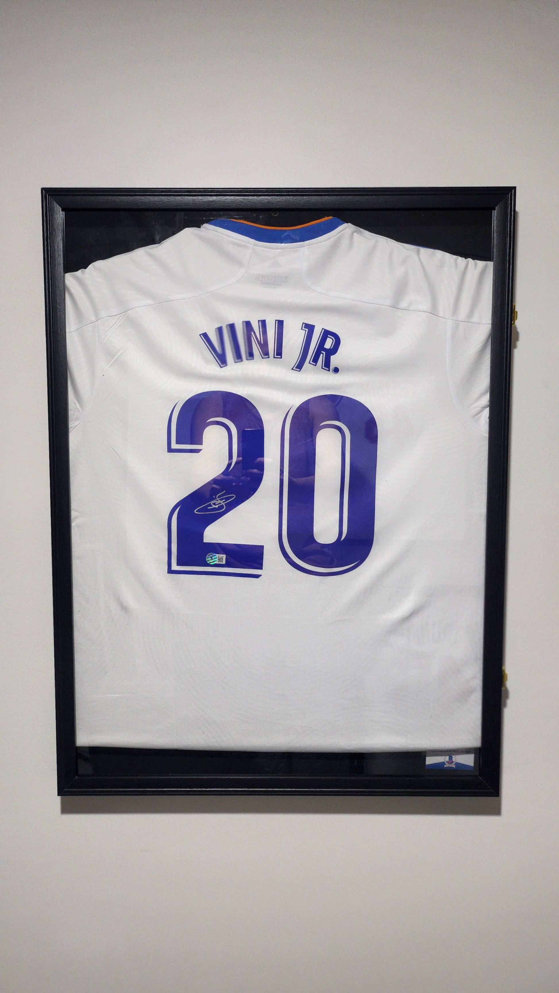 Vinicius Jr Signed Real Madrid Jersey w/COA | Bollëku