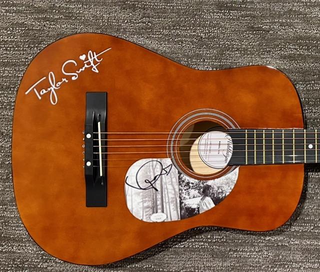 taylor swift autographed - 2