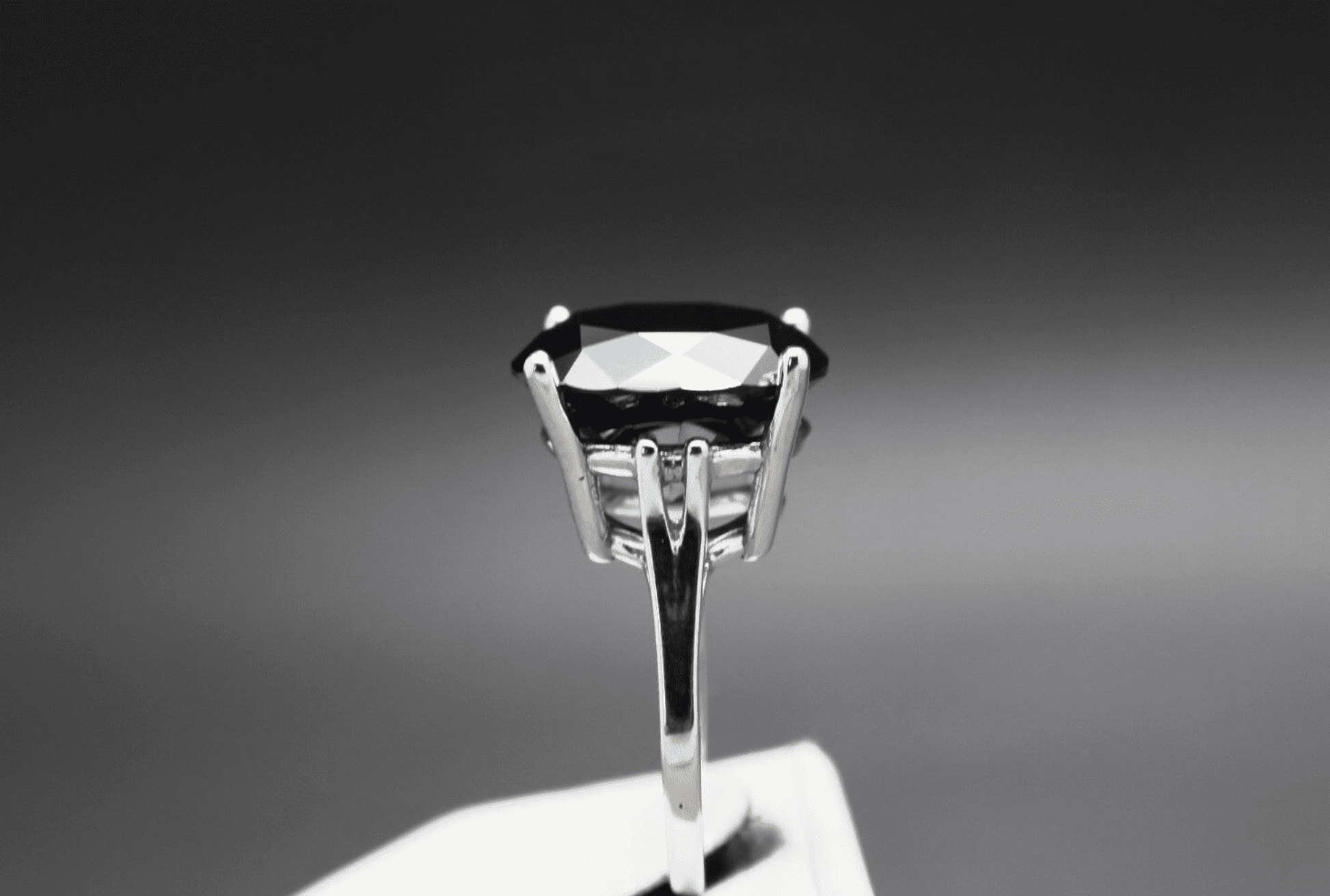 8.52cts 14.36mm Real Black Diamond Ring | Bollëku